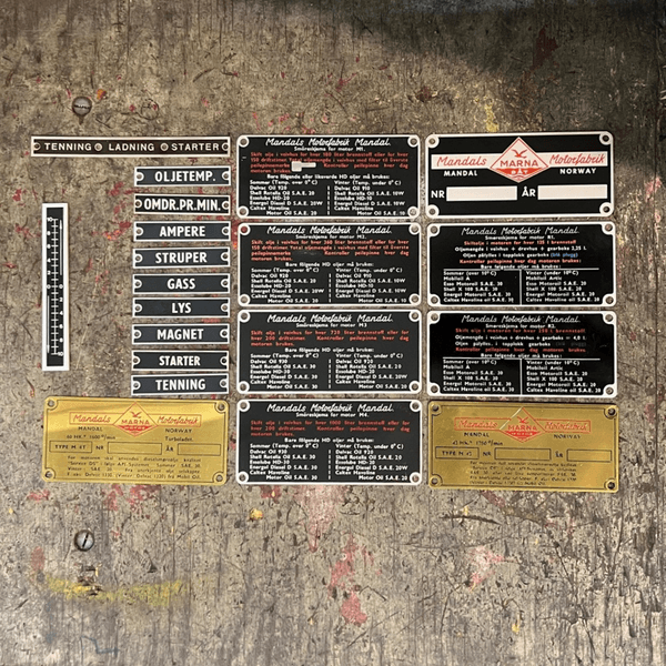 Hovedbilde Diverse originale smøre- og panelskilt