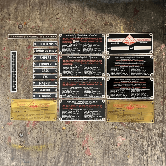 Hovedbilde Diverse originale smøre- og panelskilt